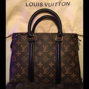 Louis Vuitton Soufflot MM shoulder bag NWT 002